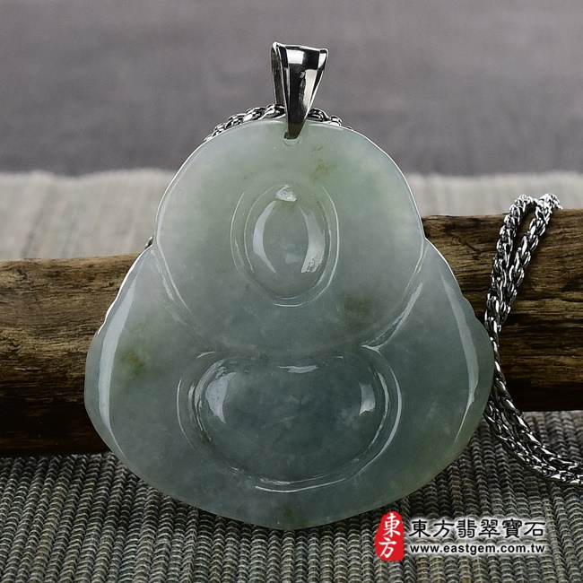 翡翠彌勒佛項鍊玉珮背面照片 （已出售勿下標，可訂做）翡翠彌勒佛項鍊玉珮（彌勒佛：彌勒佛牌A貨翡翠彌勒佛玉珮、緬甸玉彌勒佛玉墜）。綠色豆糯種彌勒佛，ML123。客製化訂做各種翡翠彌勒佛吊墜玉珮項鍊。★附A貨翡翠雙證書