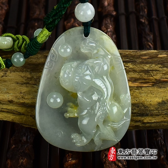 翡翠貔貅項鍊正面照片 （已出售勿下標，可訂做）翡翠貔貅項鍊玉珮（招財貔貅：貔貅牌A貨翡翠貔貅玉珮、緬甸玉貔貅玉墜）。灰綠色油青糯種貔貅，PF062。客製化訂做各種翡翠貔貅吊墜玉珮項鍊。★附A貨翡翠雙證書