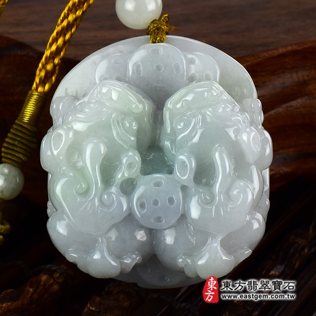 翡翠貔貅項鍊正面照片 （已出售勿下標，可訂做）翡翠貔貅項鍊玉珮（招財貔貅：貔貅牌A貨翡翠貔貅玉珮、緬甸玉貔貅玉墜）。綠色糯種帶白底青貔貅，PF143。客製化訂做各種翡翠貔貅吊墜玉珮項鍊。★附A貨翡翠雙證書