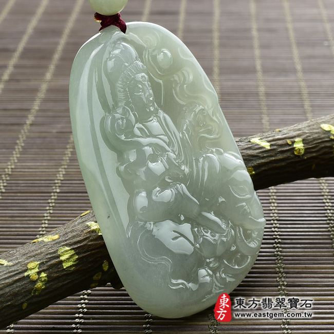 普賢菩薩左側照片 （已出售勿下標，可訂做）翡翠普賢菩薩項鍊玉珮（普賢菩薩：普賢菩薩牌A貨翡翠普賢菩薩玉珮、緬甸玉普賢菩薩玉墜）。細糯種普賢菩薩，BS024。客製化訂做各種翡翠普賢菩薩吊墜玉珮項鍊。★附A貨翡翠雙證書