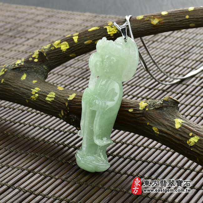 地藏王菩薩 情境照片 （已出售勿下標，可訂做）翡翠地藏王菩薩項鍊玉珮（地藏王菩薩：地藏王菩薩牌A貨翡翠地藏王菩薩玉珮、緬甸玉地藏王菩薩玉墜）。糯種地藏王菩薩，DY019。客製化訂做各種翡翠地藏王菩薩吊墜玉珮項鍊。★附A貨翡翠雙證書