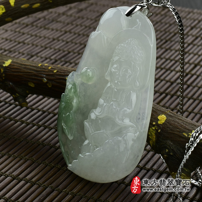 釋迦牟尼佛/佛祖 右側照片 （已出售勿下標，可訂做）翡翠釋迦牟尼佛項鍊玉珮（佛祖：釋迦牟尼佛牌A貨翡翠釋迦牟尼佛玉珮、緬甸玉釋迦牟尼佛玉墜）。糯種微冰飄綠花釋迦牟尼佛，FD121。客製化訂做各種翡翠釋迦牟尼佛吊墜玉珮項鍊。★附A貨翡翠雙證書 