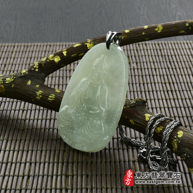 阿彌陀佛/無量壽佛 情境照片 （已出售勿下標，可訂做）翡翠阿彌陀佛項鍊玉珮（無量壽佛：阿彌陀佛牌A貨翡翠阿彌陀佛玉珮、緬甸玉阿彌陀佛玉墜）。糯種阿彌陀佛，FD125。客製化訂做各種翡翠阿彌陀佛吊墜玉珮項鍊。★附A貨翡翠雙證書 