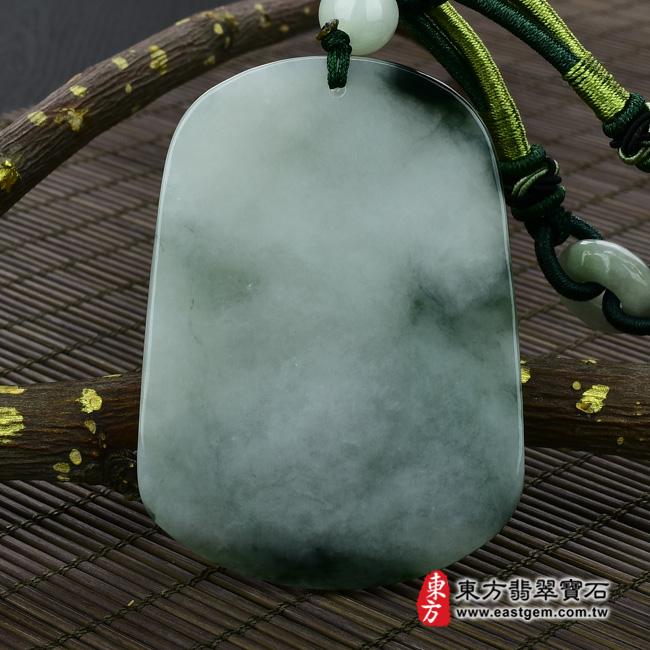 釋迦牟尼佛/佛祖 背面照片 翡翠釋迦牟尼佛項鍊玉珮（佛祖：釋迦牟尼佛牌A貨翡翠釋迦牟尼佛玉珮、緬甸玉釋迦牟尼佛玉墜）。糯種帶飄花釋迦牟尼佛，FD128。客製化訂做各種翡翠釋迦牟尼佛吊墜玉珮項鍊。★附A貨翡翠雙證書 