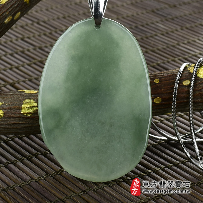 觀音菩薩 背面照片 （已出售勿下標，可訂做）翡翠觀音菩薩項鍊玉珮（觀世音菩薩：觀音菩薩牌A貨翡翠觀音菩薩玉珮、緬甸玉觀音菩薩玉墜）。油青種帶糯種觀音菩薩，GY282。客製化訂做各種翡翠觀音菩薩吊墜玉珮項鍊。★附A貨翡翠雙證書