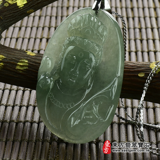 觀音菩薩 右側照片 （已出售勿下標，可訂做）翡翠觀音菩薩項鍊玉珮（觀世音菩薩：觀音菩薩牌A貨翡翠觀音菩薩玉珮、緬甸玉觀音菩薩玉墜）。油青種帶糯種觀音菩薩，GY284。客製化訂做各種翡翠觀音菩薩吊墜玉珮項鍊。★附A貨翡翠雙證書