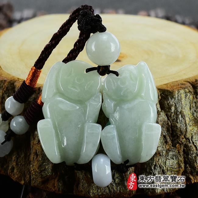 翡翠貔貅項鍊背面照片 （已出售勿下標，可訂做）翡翠貔貅項鍊玉珮（招財貔貅：貔貅牌A貨翡翠貔貅玉珮、緬甸玉貔貅玉墜）。綠色白底青貔貅，PF291。客製化訂做各種翡翠貔貅吊墜玉珮項鍊。★附A貨翡翠雙證書