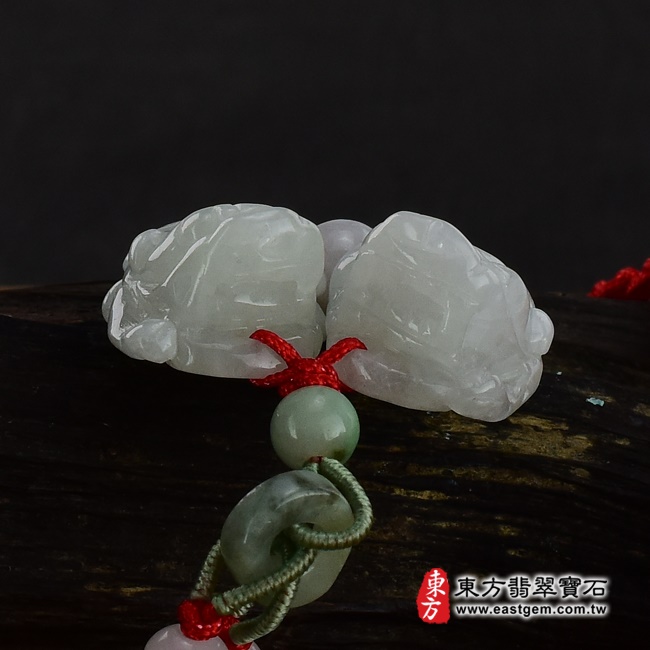 翡翠貔貅項鍊正面照片 翡翠貔貅項鍊玉珮（招財貔貅：貔貅牌A貨翡翠貔貅玉珮、緬甸玉貔貅玉墜）。白色糯種貔貅，PF300。客製化訂做各種翡翠貔貅吊墜玉珮項鍊。★附A貨翡翠雙證書