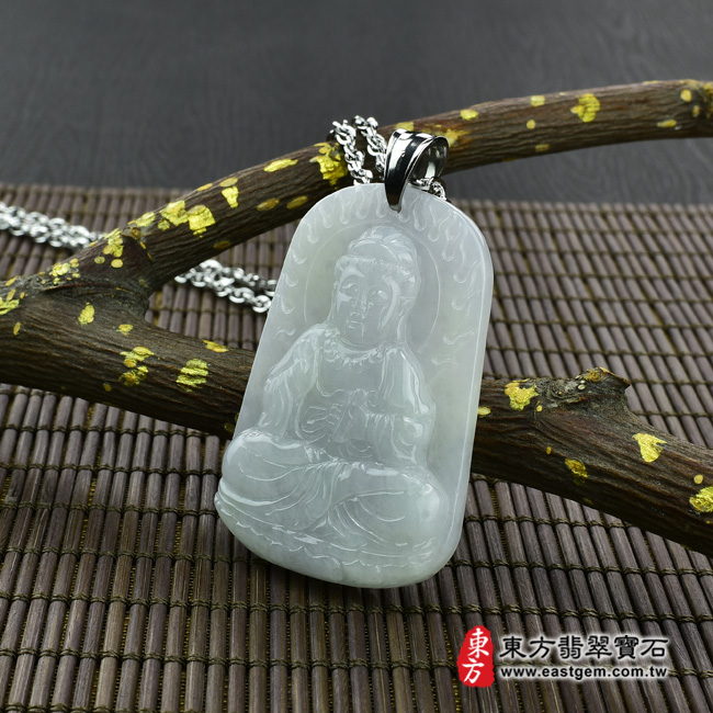 觀音菩薩/持經觀音菩薩 情境照片 （已出售勿下標，可訂做）翡翠觀音菩薩項鍊玉珮（持經觀音菩薩：觀音菩薩牌A貨翡翠觀音菩薩玉珮、緬甸玉觀音菩薩玉墜）。糯種春帶彩觀音菩薩，GY310。客製化訂做各種翡翠持經觀音菩薩吊墜玉珮項鍊。★附A貨翡翠雙證書  