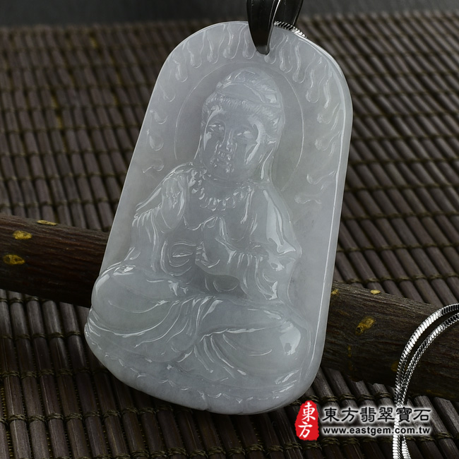 觀音菩薩/持經觀音 右側照片 （已出售勿下標，可訂做）翡翠觀音菩薩項鍊玉珮（持經觀音：觀音菩薩牌A貨翡翠觀音菩薩玉珮、緬甸玉觀音菩薩玉墜）。糯種帶春帶彩觀音菩薩，GY313。客製化訂做各種翡翠觀音菩薩吊墜玉珮項鍊。★附A貨翡翠雙證書 