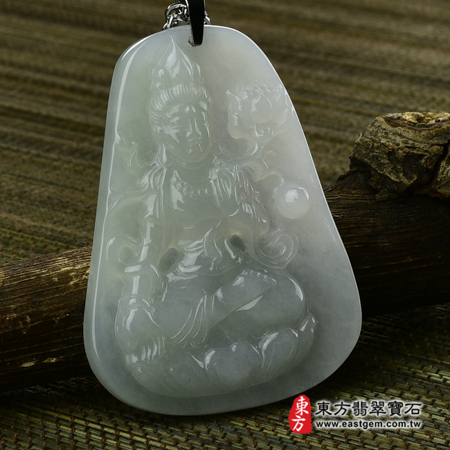 大勢至菩薩 左側照片 （已售出勿下標，可訂做）翡翠大勢至菩薩項鍊玉珮（大勢至菩薩：大勢至菩薩牌A貨翡翠大勢至菩薩玉珮、緬甸玉大勢至菩薩玉墜）。淡綠糯種大勢至菩薩，GY325。客製化訂做各種翡翠大勢至菩薩吊墜玉珮項鍊。★附A貨翡翠雙證書