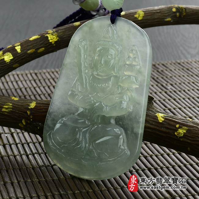 虛空藏菩薩 右側照片 翡翠虛空藏菩薩項鍊玉珮（虛空藏菩薩：虛空藏菩薩牌A貨翡翠虛空藏菩薩玉珮、緬甸玉虛空藏菩薩玉墜）。糯帶微冰種虛空藏菩薩，GY332。客製化訂做各種翡翠虛空藏菩薩吊墜玉珮項鍊。★附A貨翡翠雙證書