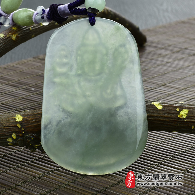 虛空藏菩薩 背面照片 翡翠虛空藏菩薩項鍊玉珮（虛空藏菩薩：虛空藏菩薩牌A貨翡翠虛空藏菩薩玉珮、緬甸玉虛空藏菩薩玉墜）。糯帶微冰種虛空藏菩薩，GY332。客製化訂做各種翡翠虛空藏菩薩吊墜玉珮項鍊。★附A貨翡翠雙證書