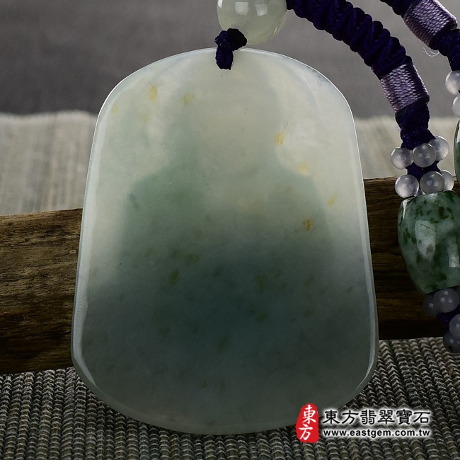 佛祖項鍊玉珮  背面照片   （已出售勿下標，可訂做）翡翠佛祖項鍊玉珮（佛祖：佛祖牌A貨翡翠佛祖玉珮、緬甸玉佛祖玉墜）。綠色細糯種撒金花佛祖，FD143。客製化訂做各種翡翠佛祖吊墜玉珮項鍊。★附A貨翡翠雙證書.jpg