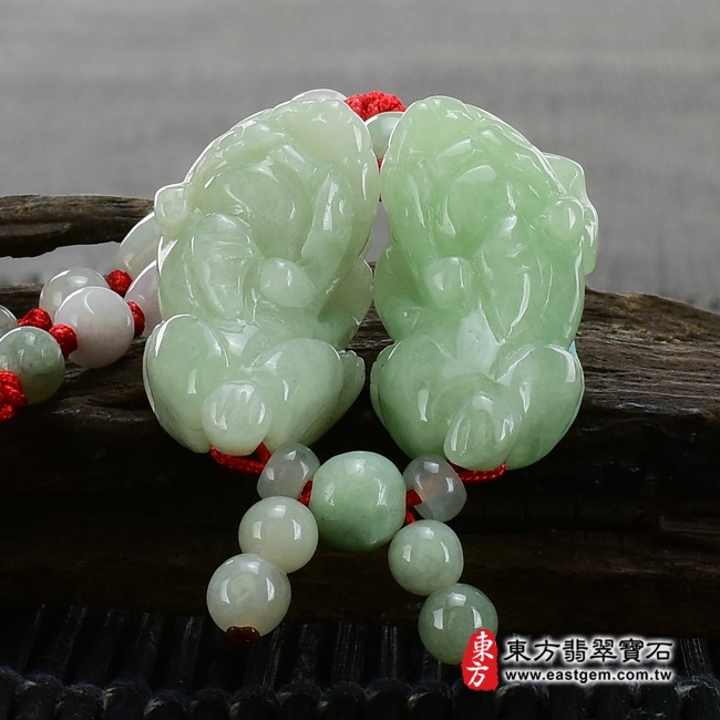 翡翠貔貅項鍊  正面照片 （已出售勿下標，可訂做）翡翠貔貅項鍊玉珮（招財貔貅：貔貅牌A貨翡翠貔貅玉珮、緬甸玉貔貅玉墜）。綠色糯種貔貅，PF313。客製化訂做各種翡翠貔貅吊墜玉珮項鍊。★附A貨翡翠雙證書