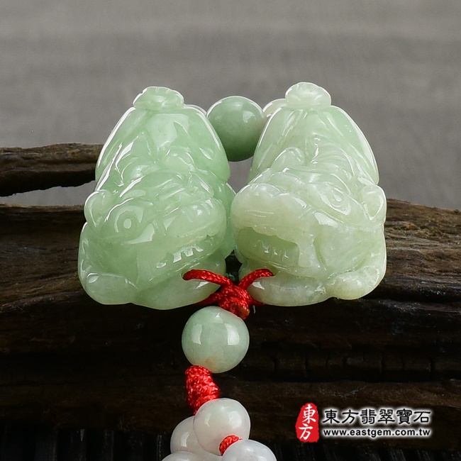 翡翠貔貅項鍊  正面照片 （已出售勿下標，可訂做）翡翠貔貅項鍊玉珮（招財貔貅：貔貅牌A貨翡翠貔貅玉珮、緬甸玉貔貅玉墜）。綠色糯種貔貅，PF313。客製化訂做各種翡翠貔貅吊墜玉珮項鍊。★附A貨翡翠雙證書
