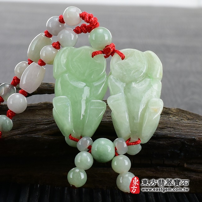 翡翠貔貅項鍊  背面照片 （已出售勿下標，可訂做）翡翠貔貅項鍊玉珮（招財貔貅：貔貅牌A貨翡翠貔貅玉珮、緬甸玉貔貅玉墜）。綠色糯種貔貅，PF313。客製化訂做各種翡翠貔貅吊墜玉珮項鍊。★附A貨翡翠雙證書