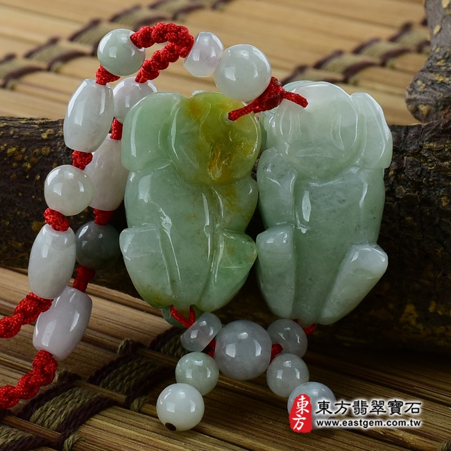 翡翠貔貅項鍊背面照片 翡翠貔貅項鍊玉珮（招財貔貅：貔貅牌A貨翡翠貔貅玉珮、緬甸玉貔貅玉墜）。綠色糯種帶黃翡翠貔貅，PF317。客製化訂做各種翡翠貔貅吊墜玉珮項鍊。★附A貨翡翠雙證書