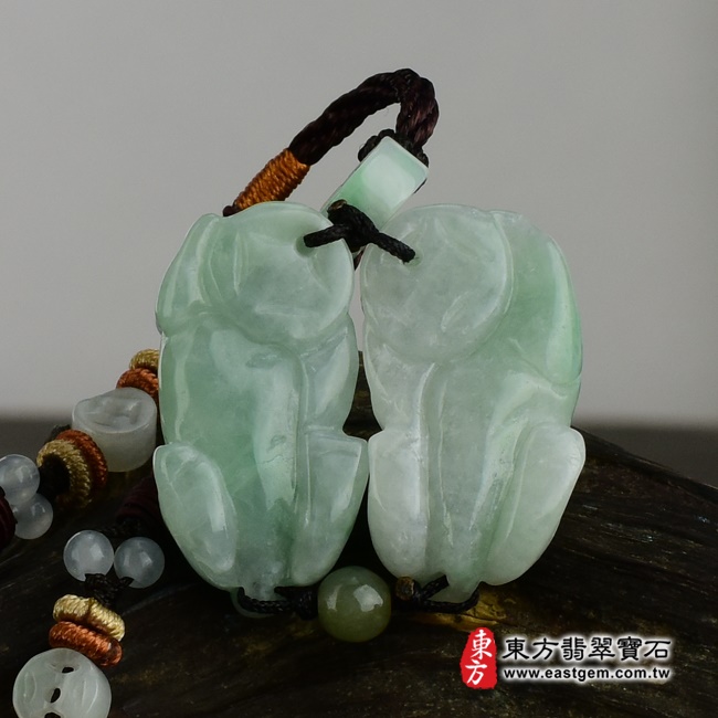 翡翠貔貅項鍊  背面照片 （已出售勿下標，可訂做）翡翠貔貅項鍊玉珮（招財貔貅：貔貅牌A貨翡翠貔貅玉珮、緬甸玉貔貅玉墜）。綠色糯種貔貅，PF318。客製化訂做各種翡翠貔貅吊墜玉珮項鍊。★附A貨翡翠雙證書