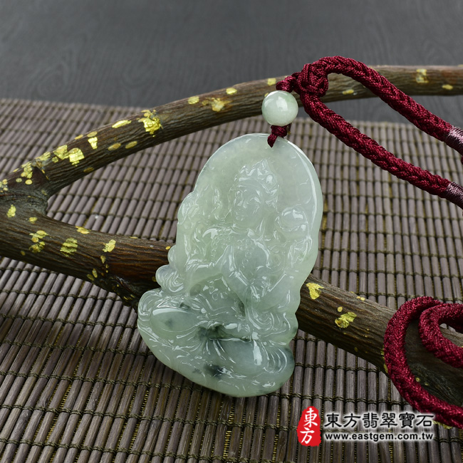 千手觀音 情境照片 （已出售勿下標，可訂做）翡翠千手觀音項鍊玉珮（千手觀音：千手觀音牌A貨翡翠千手觀音玉珮、緬甸玉千手觀音玉墜）。糯種飄花千手觀音，LH022。客製化訂做各種翡翠千手觀音吊墜玉珮項鍊。★附A貨翡翠雙證書
