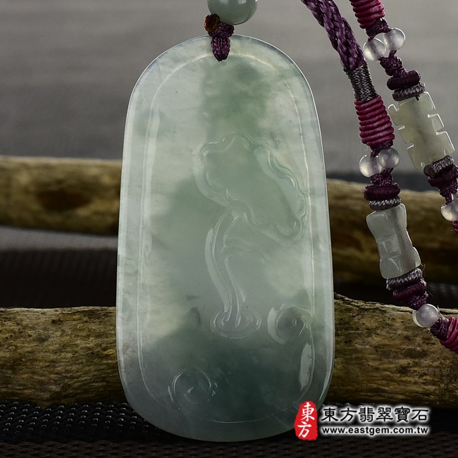 觀音項鍊玉珮背面照片   （已出售勿下標，可訂做）翡翠觀音項鍊玉珮（觀世音菩薩，白衣觀音：觀音牌A貨翡翠觀音玉珮、緬甸玉觀音玉墜）。淡綠色糯冰種觀音，GY376。客製化訂做各種翡翠觀音吊墜玉珮項鍊。★附A貨翡翠雙證書.jpg
