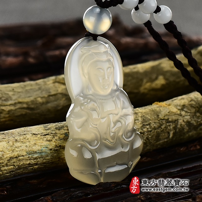 瑪瑙觀音項鍊玉珮左側照片 （已出售勿下標，可訂做）瑪瑙觀音項鍊玉珮（觀世音菩薩：觀音牌瑪瑙觀音玉珮、玉髓觀音玉墜）。瑪瑙玉髓觀音，GY247。客製化訂做各種瑪瑙玉髓觀音吊墜玉珮項鍊。★東方翡翠寶石保證卡