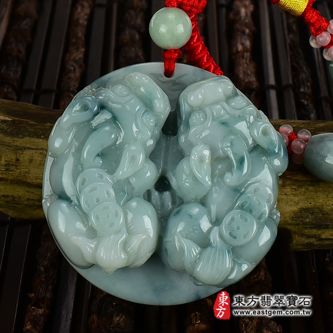 翡翠貔貅項鍊正面照片 （已出售勿下標，可訂做）翡翠貔貅項鍊玉珮（招財貔貅：貔貅牌A貨翡翠貔貅玉珮、緬甸玉貔貅玉墜）。油青糯種帶飄花帶湖水藍貔貅，PF327。客製化訂做各種翡翠貔貅吊墜玉珮項鍊。★附A貨翡翠雙證書