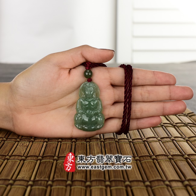 觀音項鍊玉珮大小示意照片   （已出售勿下標，可訂做）翡翠觀音項鍊玉珮（觀世音菩薩：觀音牌A貨翡翠觀音玉珮、緬甸玉觀音玉墜）。綠色糯種微冰觀音，GY403。客製化訂做各種翡翠觀音吊墜玉珮項鍊。★附A貨翡翠雙證書.jpg