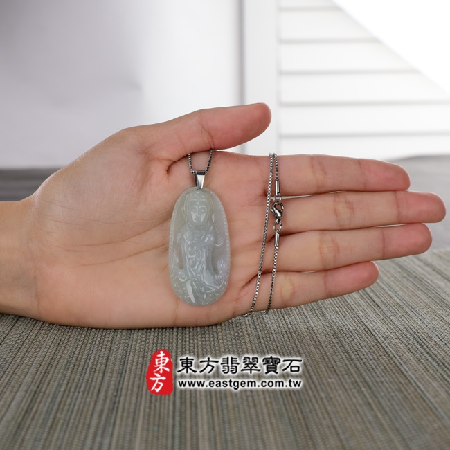 觀音項鍊玉珮大小示意照片   （已出售勿下標，可訂做）翡翠觀音項鍊玉珮（觀世音菩薩，如意觀音：觀音牌A貨翡翠觀音玉珮、緬甸玉觀音玉墜）。淡綠糯種觀音，GY405。客製化訂做各種翡翠觀音吊墜玉珮項鍊。★附A貨翡翠雙證書.jpg