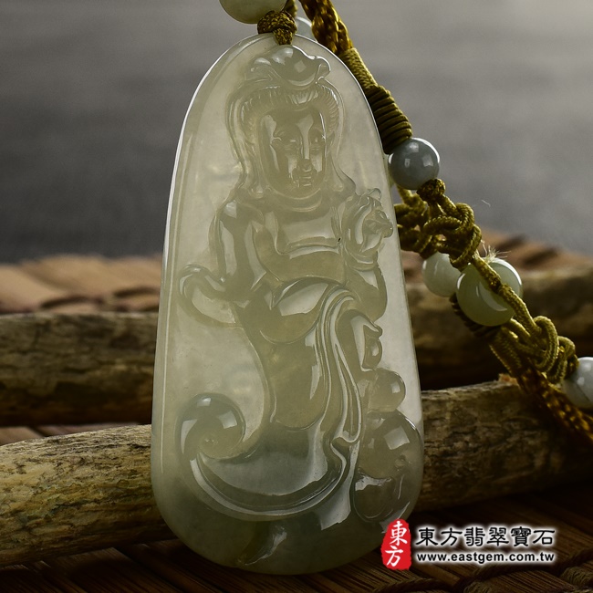 觀音項鍊玉珮左側照片   （已出售勿下標，可訂做）翡翠觀音項鍊玉珮（觀世音菩薩：觀音牌A貨翡翠觀音玉珮、緬甸玉觀音玉墜）。淡綠色糯冰種觀音，GY411。客製化訂做各種翡翠觀音吊墜玉珮項鍊。★附A貨翡翠雙證書.jpg