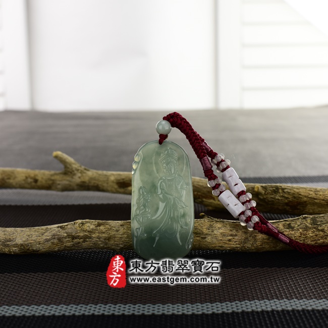 觀音項鍊玉珮意境照片   翡翠觀音項鍊玉珮（觀世音菩薩，寶瓶灑聖水觀音：觀音牌A貨翡翠觀音玉珮、緬甸玉觀音玉墜）。油青細糯觀音，GY414。客製化訂做各種翡翠觀音吊墜玉珮項鍊。★附A貨翡翠雙證書.jpg