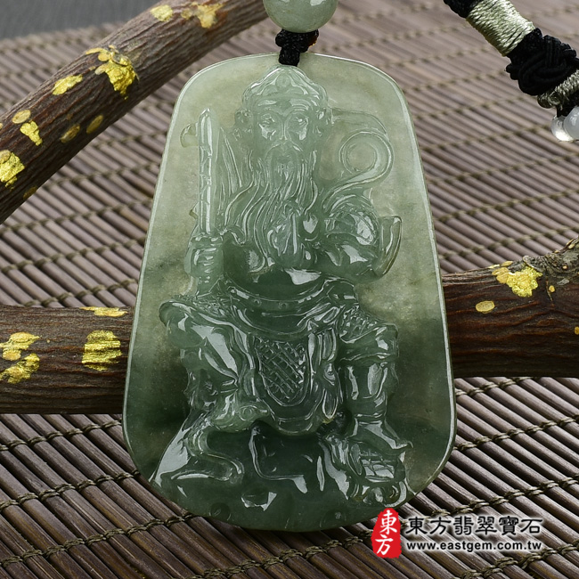 玄天上帝 正面照片 （已售出勿下標，可訂做）翡翠玄天上帝項鍊玉珮（玄天上帝：玄天上帝牌A貨翡翠玄天上帝玉珮、緬甸玉玄天上帝玉墜）。油青糯種玄天上帝，ST017。客製化訂做各種翡翠玄天上帝吊墜玉珮項鍊。★附A貨翡翠雙證書