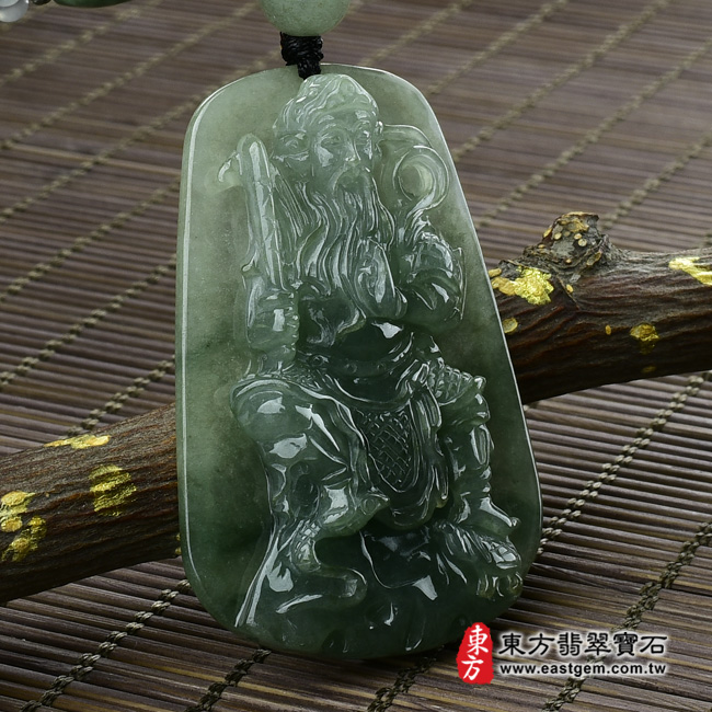 玄天上帝 左側照片 （已售出勿下標，可訂做）翡翠玄天上帝項鍊玉珮（玄天上帝：玄天上帝牌A貨翡翠玄天上帝玉珮、緬甸玉玄天上帝玉墜）。油青糯種玄天上帝，ST017。客製化訂做各種翡翠玄天上帝吊墜玉珮項鍊。★附A貨翡翠雙證書