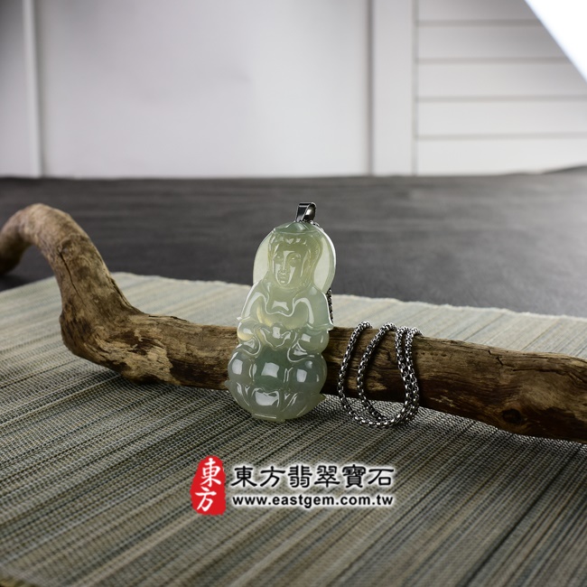 觀音項鍊玉珮意境照片   （已出售勿下標，可訂做）翡翠觀音項鍊玉珮（觀世音菩薩：觀音牌A貨翡翠觀音玉珮、緬甸玉觀音玉墜）。淡綠色糯冰種觀音，GY418。客製化訂做各種翡翠觀音吊墜玉珮項鍊。★附A貨翡翠雙證書.jpg