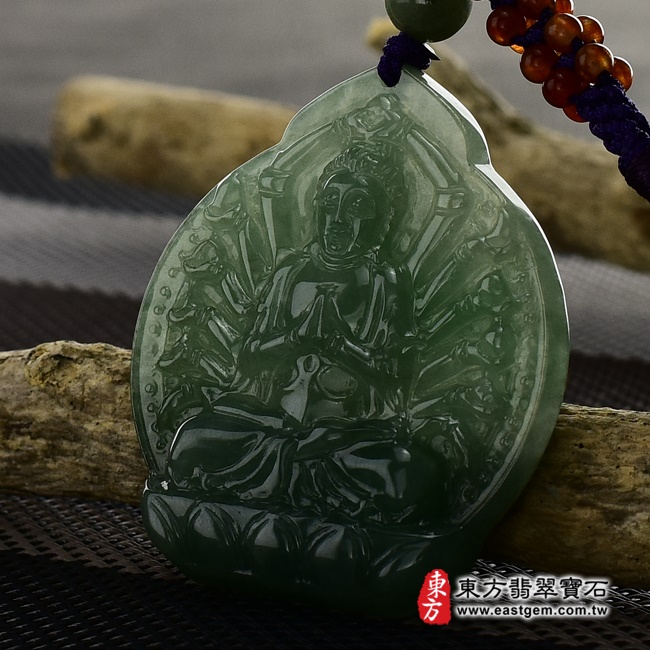 千手觀音項鍊玉珮右側照片   （已出售勿下標，可訂做）翡翠千手觀音項鍊玉珮（千手觀音：千手觀音牌A貨翡翠千手觀音玉珮、緬甸玉千手觀音玉墜）。綠色糯種油青千手觀音，LH035。客製化訂做各種翡翠千手觀音吊墜玉珮項鍊。★附A貨翡翠雙證書.jpg
