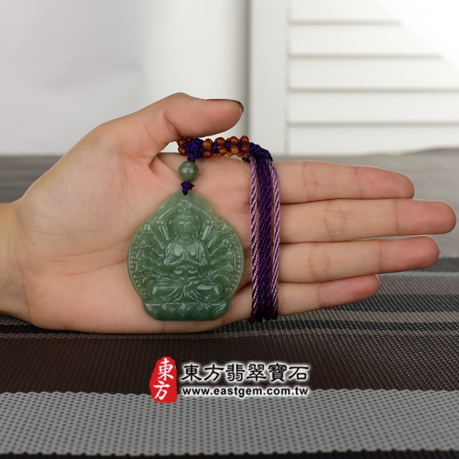 千手觀音項鍊玉珮意境照片   （已出售勿下標，可訂做）翡翠千手觀音項鍊玉珮（千手觀音：千手觀音牌A貨翡翠千手觀音玉珮、緬甸玉千手觀音玉墜）。綠色糯種油青千手觀音，LH035。客製化訂做各種翡翠千手觀音吊墜玉珮項鍊。★附A貨翡翠雙證書.jpg