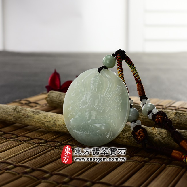 千手觀音項鍊玉珮意境照片   （已出售勿下標，可訂做）翡翠千手觀音項鍊玉珮（千手觀音：千手觀音牌A貨翡翠千手觀音玉珮、緬甸玉千手觀音玉墜）。淡綠色糯種千手觀音，LH040。客製化訂做各種翡翠千手觀音吊墜玉珮項鍊。★附A貨翡翠雙證書.jpg