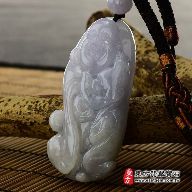 彌勒佛項鍊玉珮右側照片   （已出售勿下標，可訂做）翡翠彌勒佛項鍊玉珮（彌勒佛：彌勒佛牌A貨翡翠彌勒佛玉珮、緬甸玉彌勒佛玉墜）。糯種淡紫羅蘭彌勒佛，ML138。客製化訂做各種翡翠彌勒佛吊墜玉珮項鍊。★附A貨翡翠雙證書.jpg