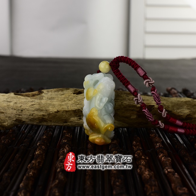 貔貅項鍊玉珮   情境照片   （已出售勿下標，可訂做）翡翠貔貅項鍊玉珮（招財貔貅：貔貅牌A貨翡翠貔貅玉珮、緬甸玉貔貅玉墜）。黃翡翠貔貅，PF334。客製化訂做各種翡翠貔貅吊墜玉珮項鍊。★附A貨翡翠雙證書.jpg