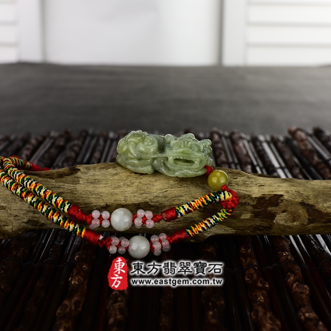 貔貅項鍊玉珮意境照片   （已出售勿下標，可訂做）翡翠貔貅項鍊玉珮（招財貔貅：貔貅牌A貨翡翠貔貅玉珮、緬甸玉貔貅玉墜）。綠黃色豆種貔貅，PF336。客製化訂做各種翡翠貔貅吊墜玉珮項鍊。★附A貨翡翠雙證書.jpg