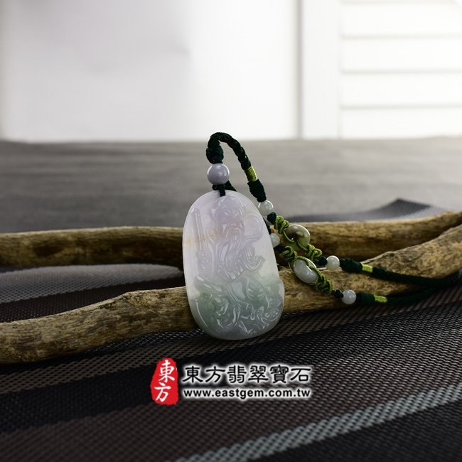 玄天上帝項鍊玉珮  意境照片  （已出售勿下標，可訂做）翡翠玄天上帝項鍊玉珮（玄天上帝：玄天上帝牌A貨翡翠玄天上帝玉珮、緬甸玉玄天上帝玉墜）。糯冰種春帶彩玄天上帝，ST019。客製化訂做各種翡翠玄天上帝吊墜玉珮項鍊。★附A貨翡翠雙證書.jpg