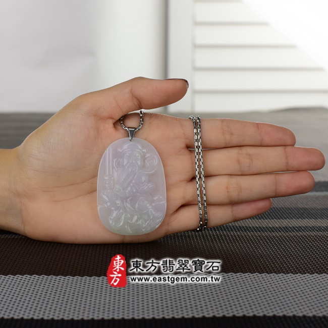玄天上帝項鍊玉珮大小示意照片   （已出售勿下標，可訂做）翡翠玄天上帝項鍊玉珮（玄天上帝：玄天上帝牌A貨翡翠玄天上帝玉珮、緬甸玉玄天上帝玉墜）。糯種春帶彩玄天上帝，ST020。客製化訂做各種翡翠玄天上帝吊墜玉珮項鍊。★附A貨翡翠雙證書.jpg