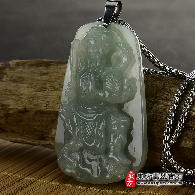 玄天上帝項鍊玉珮右側照片   （已出售勿下標，可訂做）翡翠玄天上帝項鍊玉珮（玄天上帝：玄天上帝牌A貨翡翠玄天上帝玉珮、緬甸玉玄天上帝玉墜）。淡綠細糯種玄天上帝，ST024。客製化訂做各種翡翠玄天上帝吊墜玉珮項鍊。★附A貨翡翠雙證書.jpg