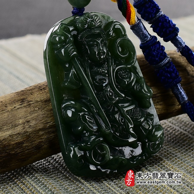 三太子項鍊玉珮左側照片   （已出售勿下標，可訂做）翡翠哪吒三太子項鍊玉珮（中壇元帥、哪吒：哪吒三太子牌A貨翡翠三太子玉珮、緬甸玉哪吒三太子玉墜）。綠色油青種三太子，TT-048。客製化訂做各種翡翠哪吒三太子吊墜玉珮項鍊。★附A貨翡翠雙證書.jpg
