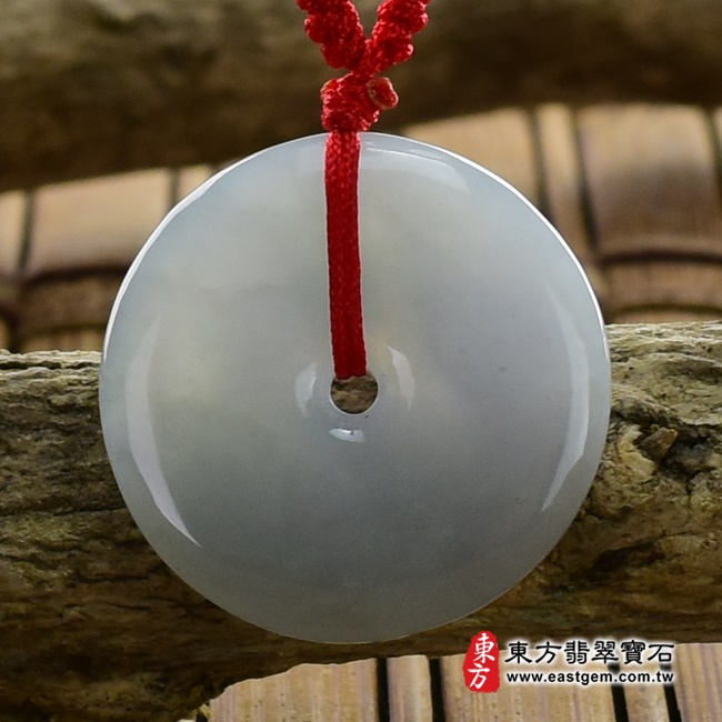 平安扣項鍊玉珮背面照片   翡翠平安扣項鍊玉珮（平安富貴：平安扣牌A貨翡翠平安扣玉珮、緬甸玉平安扣玉墜）。淺白綠色糯種平安扣，PN101。客製化訂做各種翡翠平安扣吊墜玉珮項鍊。★附A貨翡翠雙證書.jpg