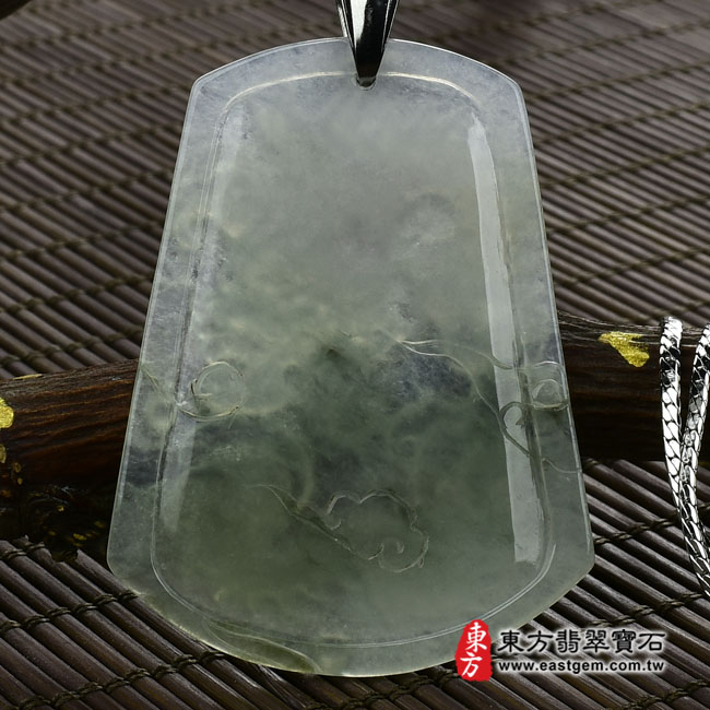 飛騰游龍 背面照片 （已出售勿下標，可訂做）翡翠龍項鍊玉珮（飛騰游龍：龍牌A貨翡翠龍玉珮、緬甸玉龍玉墜、龍十二生肖項鍊）。糯種帶飄花龍，DR173。客製化訂做各種翡翠龍吊墜玉珮項鍊。★附A貨翡翠雙證書