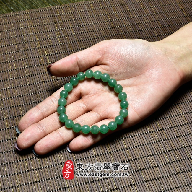 東菱玉手鍊大小示意照片   （已出售勿下標，可訂做）東菱玉手鍊、印度玉手鍊。（東菱玉珠子、印度玉珠子，珠徑約8mm，ODL009）。客製化訂做各種東菱玉珠串、東菱玉珠子、東菱玉手鍊、東菱玉手珠。★附東方翡翠寶石保證卡