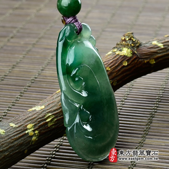 如意項鍊玉珮  左側照片   （已出售勿下標，可訂做）翡翠如意項鍊玉珮（招財如意：如意牌A貨翡翠如意玉珮、緬甸玉如意玉墜）。深淺綠色油青糯冰種帶飄花翡翠如意，LU327。客製化訂做各種翡翠如意吊墜玉珮項鍊。★附A貨翡翠雙證書.jpg