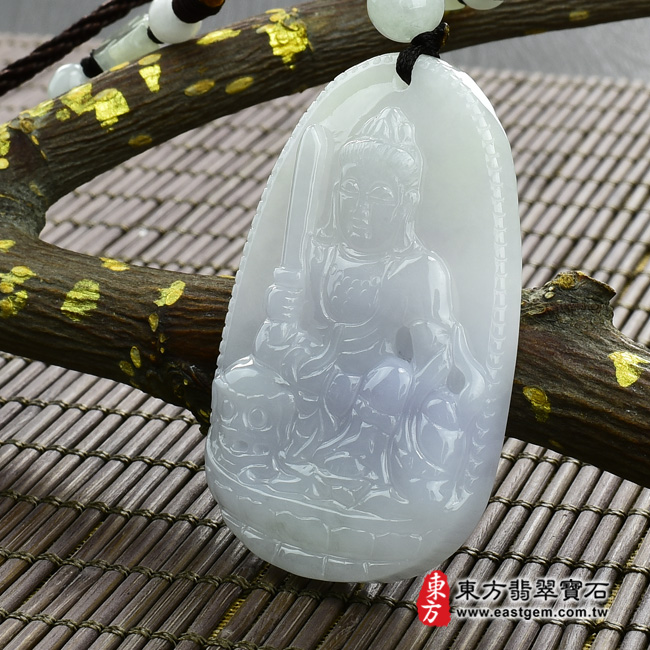 文殊菩薩項鍊玉珮右側照片   （已出售勿下標，可訂做）翡翠文殊菩薩項鍊玉珮（文殊菩薩：文殊菩薩牌A貨翡翠文殊菩薩玉珮、緬甸玉文殊菩薩玉墜）。綠紫色糯種春帶彩文殊菩薩，WS020。客製化訂做各種翡翠文殊菩薩吊墜玉珮項鍊。★附A貨翡翠雙證書