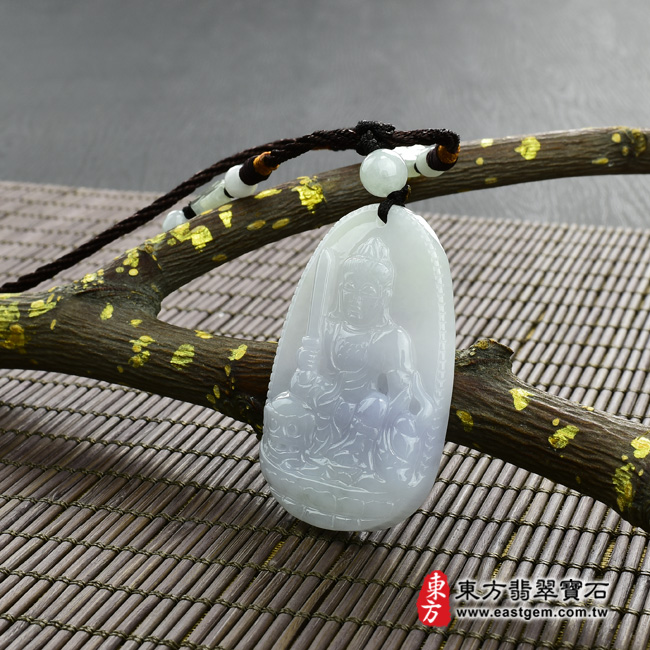 文殊菩薩項鍊玉珮意境照片   （已出售勿下標，可訂做）翡翠文殊菩薩項鍊玉珮（文殊菩薩：文殊菩薩牌A貨翡翠文殊菩薩玉珮、緬甸玉文殊菩薩玉墜）。綠紫色糯種春帶彩文殊菩薩，WS020。客製化訂做各種翡翠文殊菩薩吊墜玉珮項鍊。★附A貨翡翠雙證書